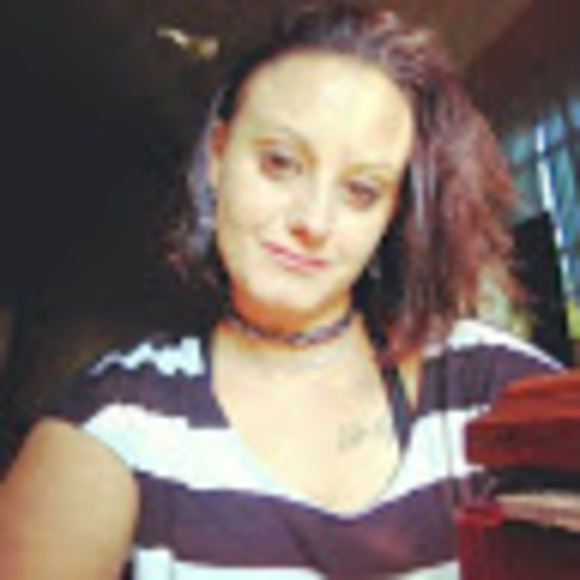 Meet your Posher, Leanne - Picture 1 of 1